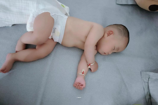 晋城几个月宝宝会抬头